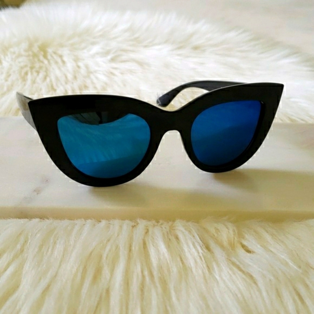 Black Cat Eye Sunglasses Blue Mirrored Lenses - Picture 3 of 8